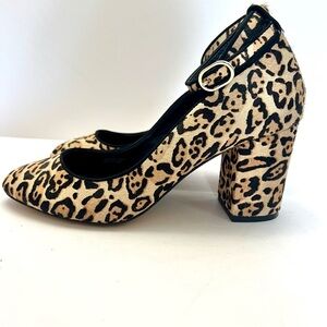 White House Black Market WHBM Bethenny Chunky Heels Leopard Print Shoes size 7 M
